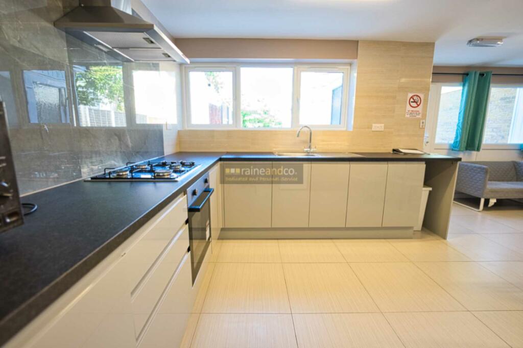 Additional image 5 of Bishops Rise, Hatfield