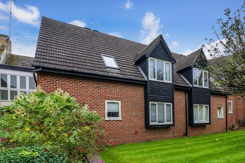 Christchurch Close, St. Albans, Hertfordshire, AL3
