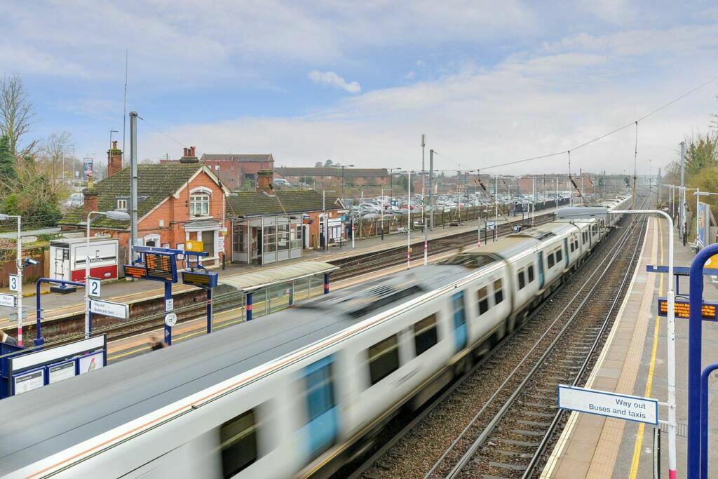 Additional image 9 of Park Street, Hatfield, Hertfordshire, AL9 5AT