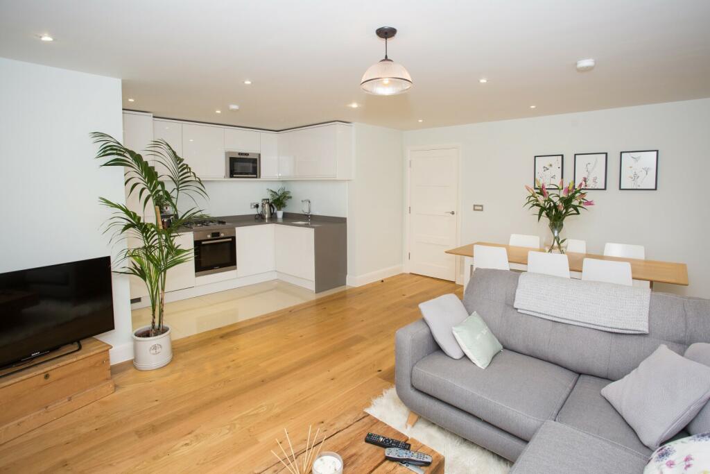 Additional image 3 of Thompsons Close, Harpenden, Hertfordshire, AL5