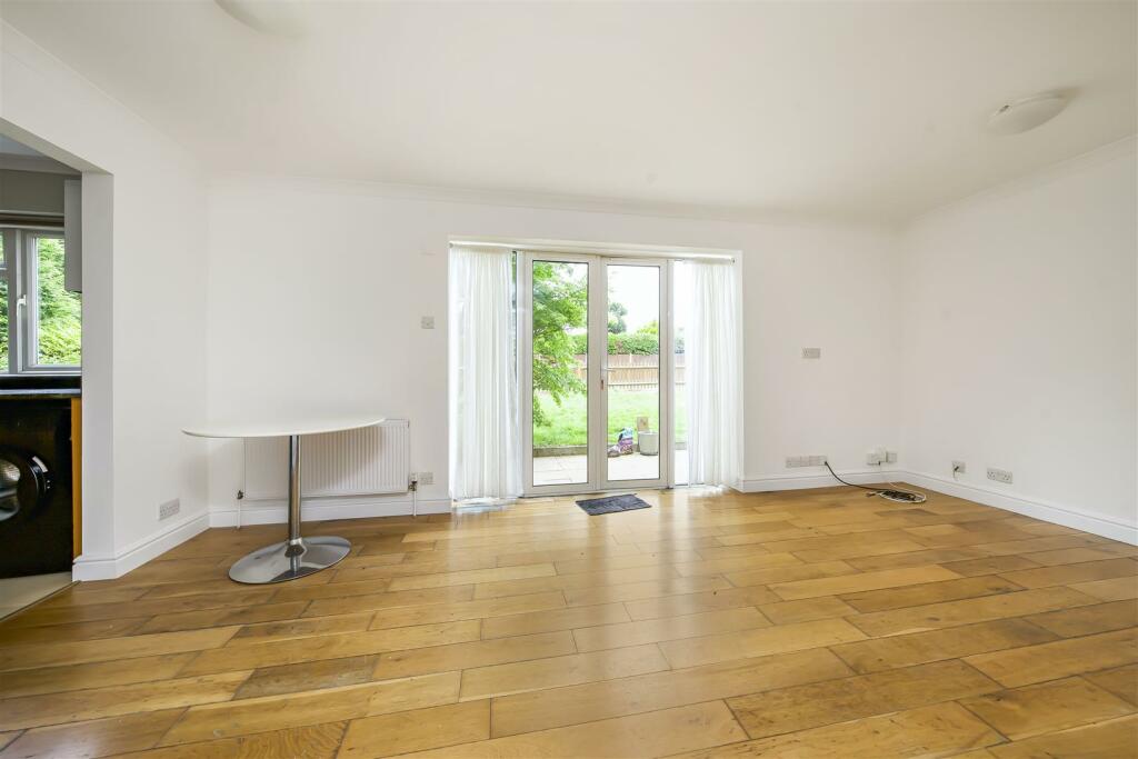 Additional image 16 of St. Lawrence Way, Bricket Wood, St. Albans