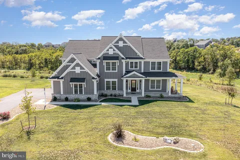 Property image - 105 Willow Creek Lane, Hummelstown, PA 17036