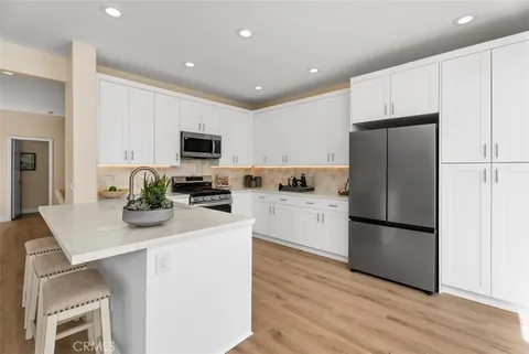 18752 Park Brook Lane, Huntington Beach, CA 92648