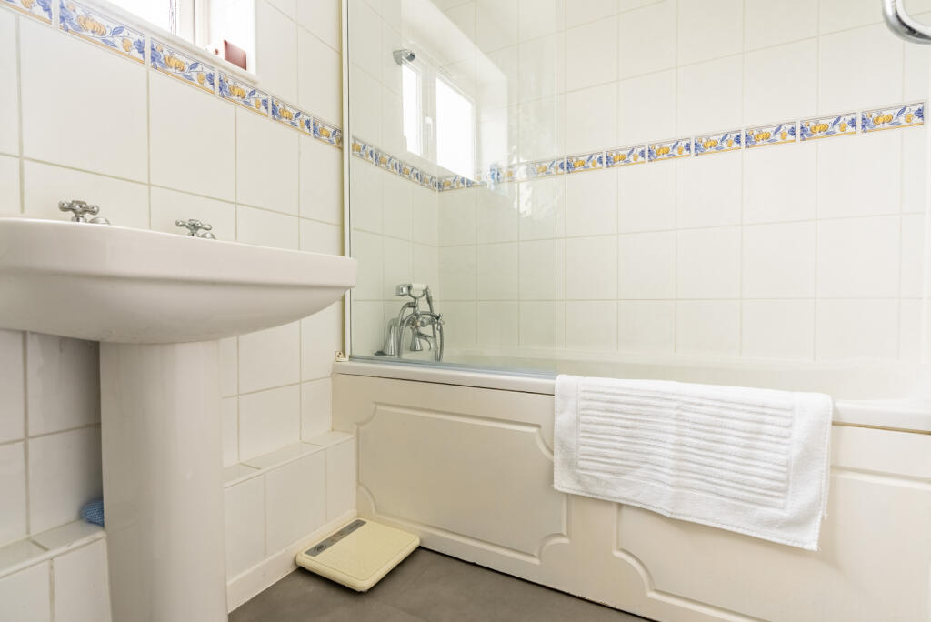 Additional image 14 of Maplefield, Park Street, St. Albans, Hertfordshire, AL2