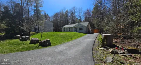 Primary image of 331 Mohansic Ln, Tobyhanna, PA 18466