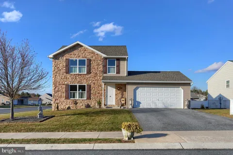 Primary image of 128 Edgemont Lane, Newmanstown, PA 17073