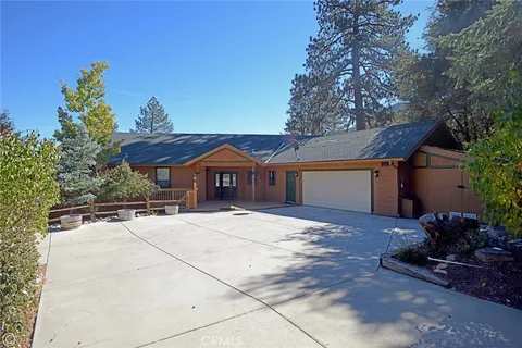 2412 Freeman Dr, Pine Mountain Club, CA 93225