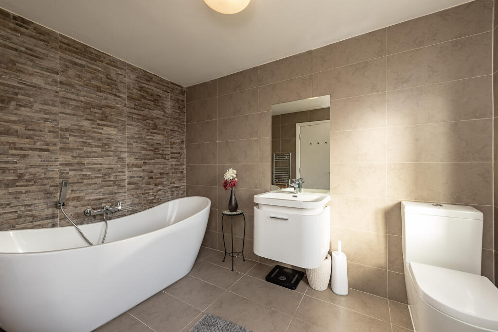 Additional image 10 of Blake Close, St. Albans, Hertfordshire, AL1