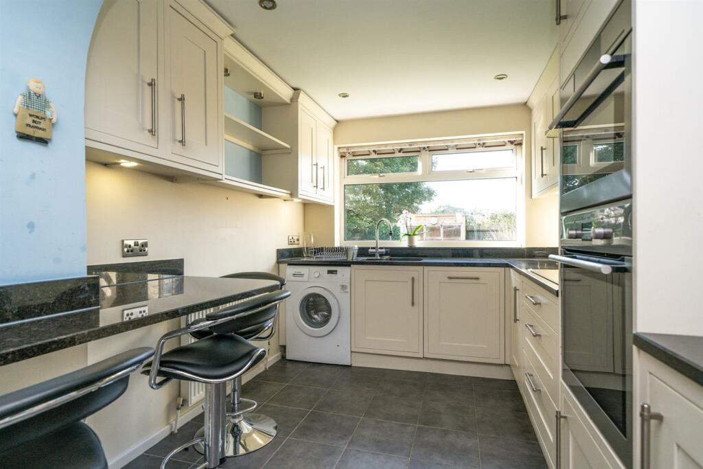 Additional image 5 of Fontmell Close, St. Albans