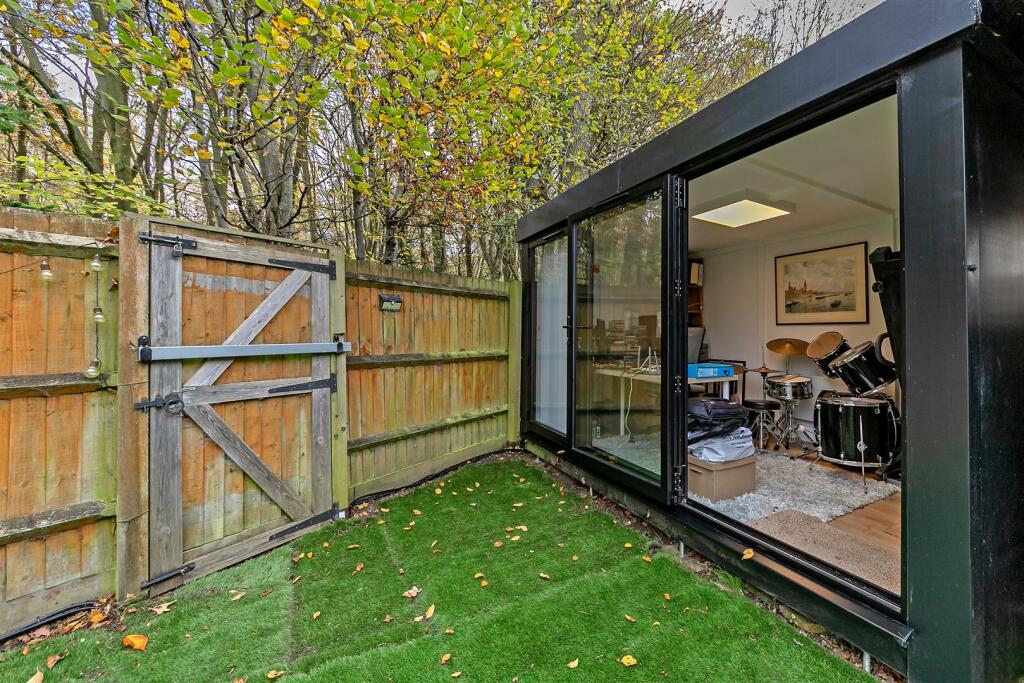 Additional image 23 of Elderberry Close, Bricket Wood, St. Albans