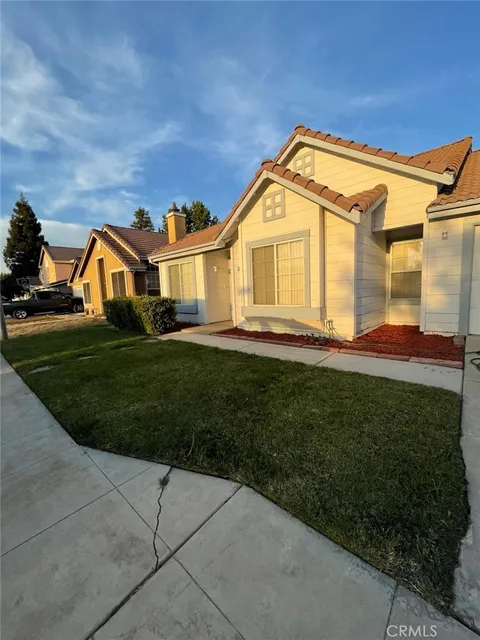 Primary image of 875 N Homsy Avenue, Clovis, CA 93611