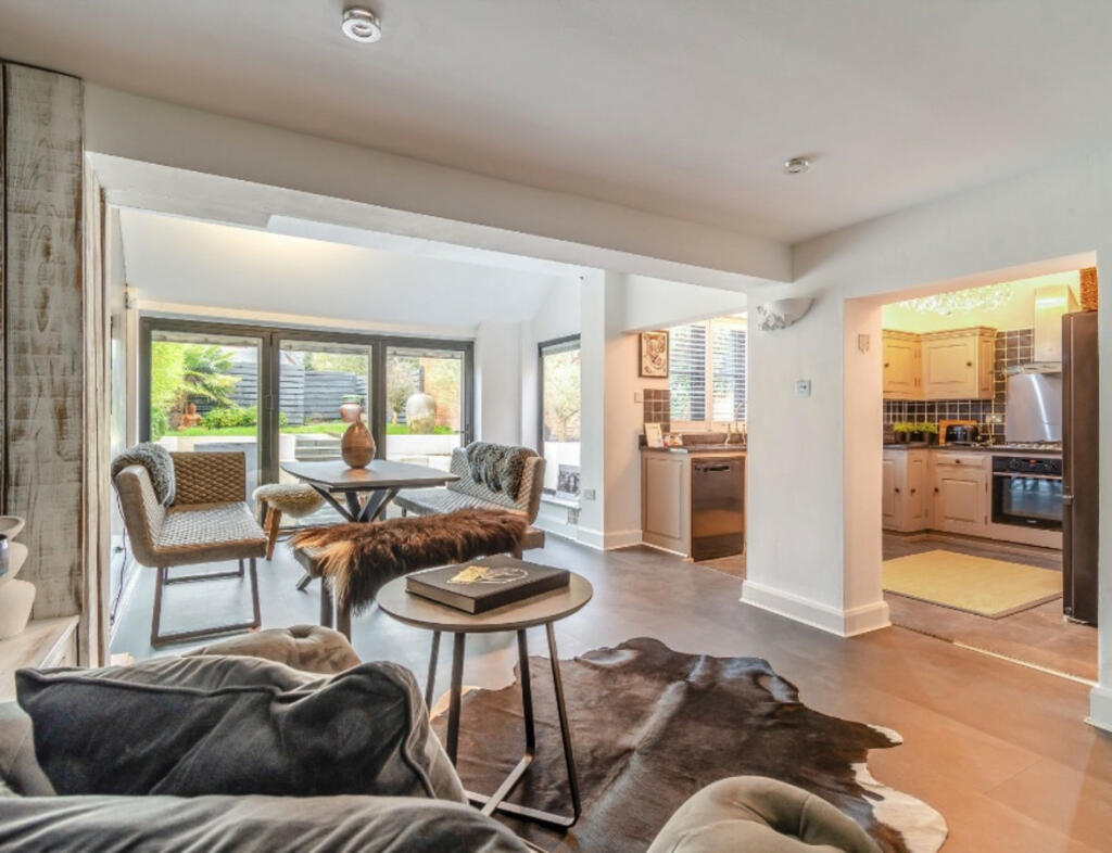 Additional image 43 of High Street, Henley-In-Arden, Warwickshire B95 5AG