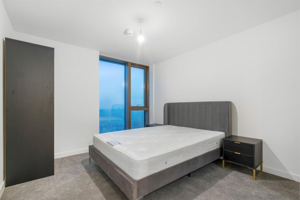 Additional image 9 of South Central, B5