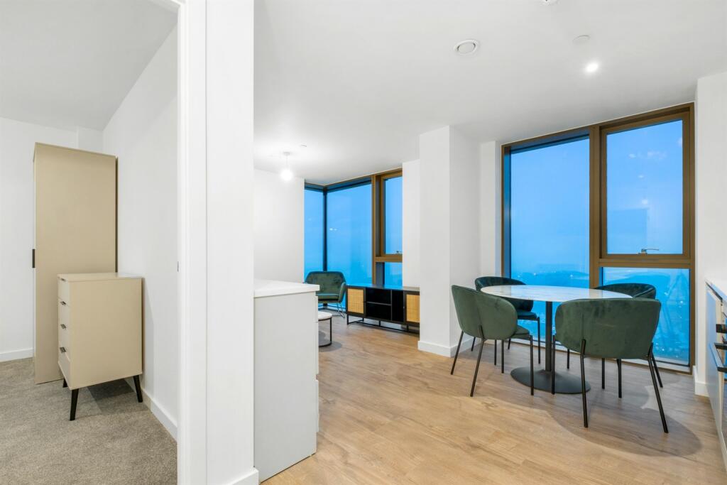 Additional image 4 of South Central, B5