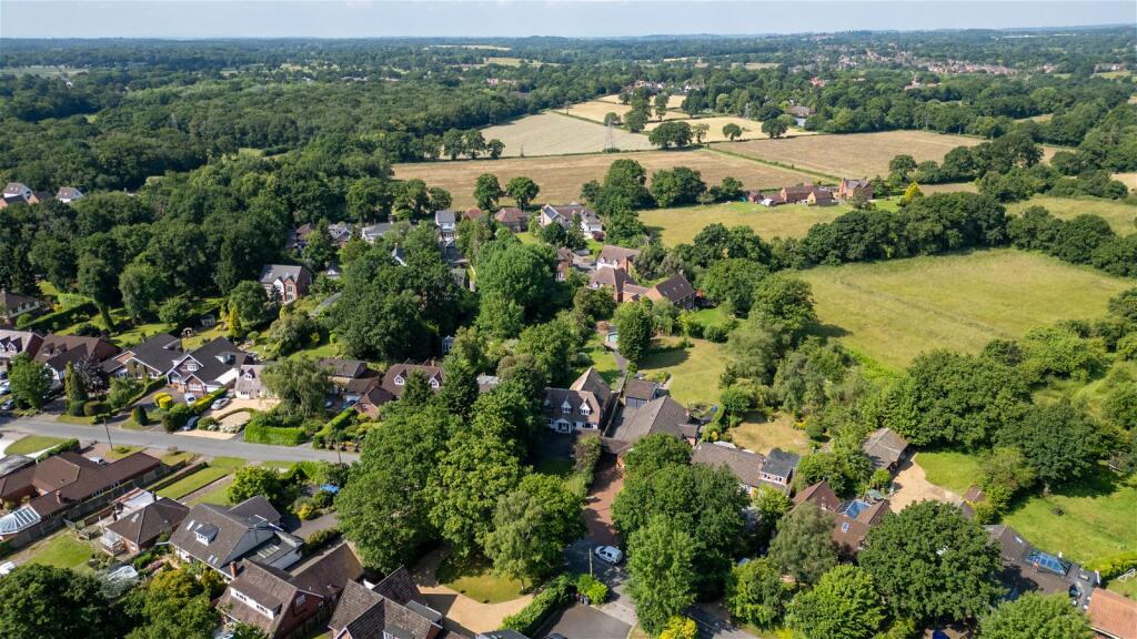 Additional image 4 of Birchy Close, Dickens Heath, Solihull