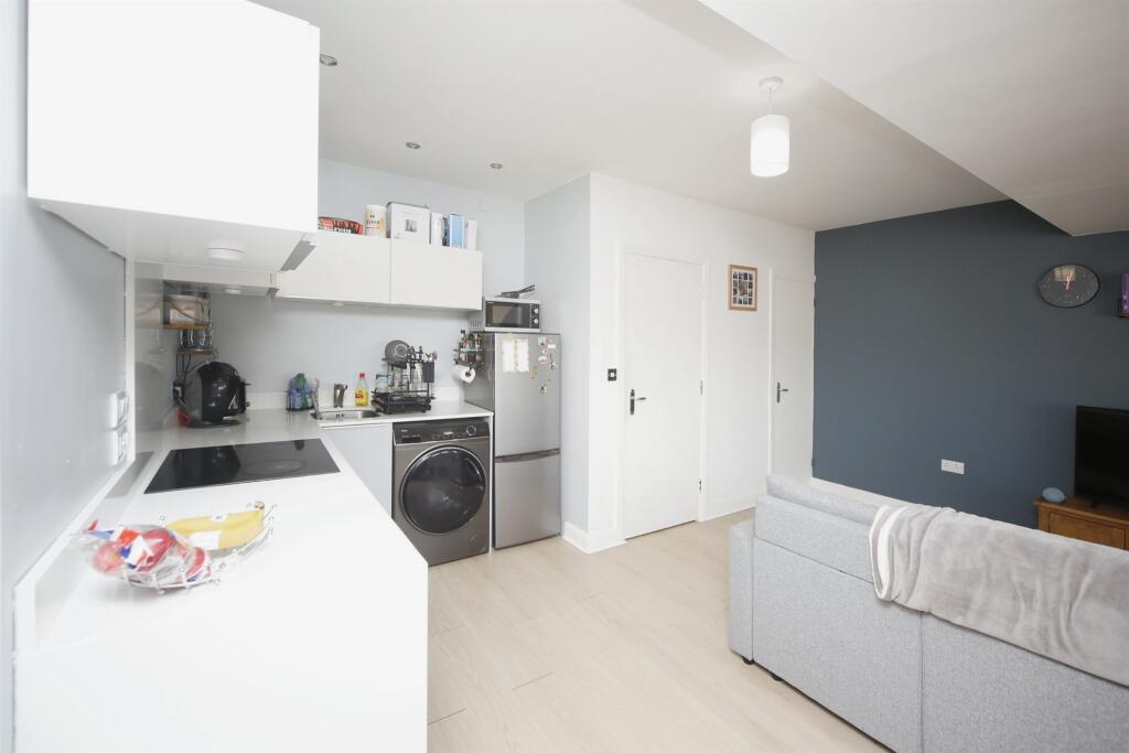 Additional image 14 of Hewell Road, Redditch