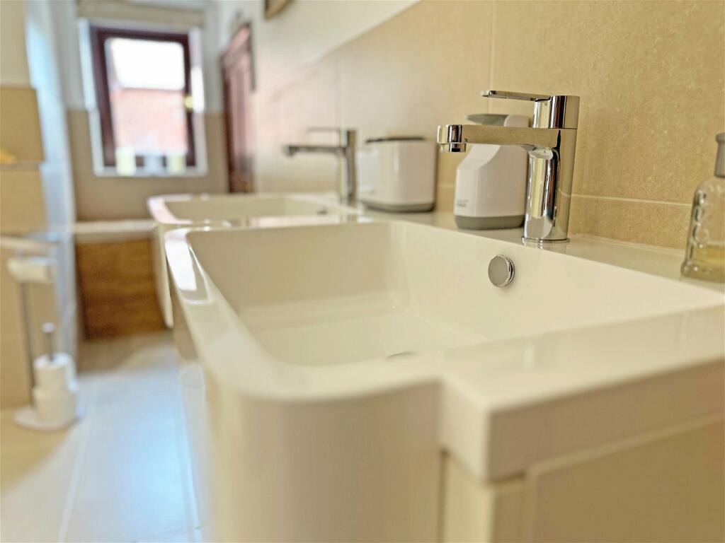 Additional image 29 of Houndsfield Court, Houndsfield Lane, Wythall, B47 6LX