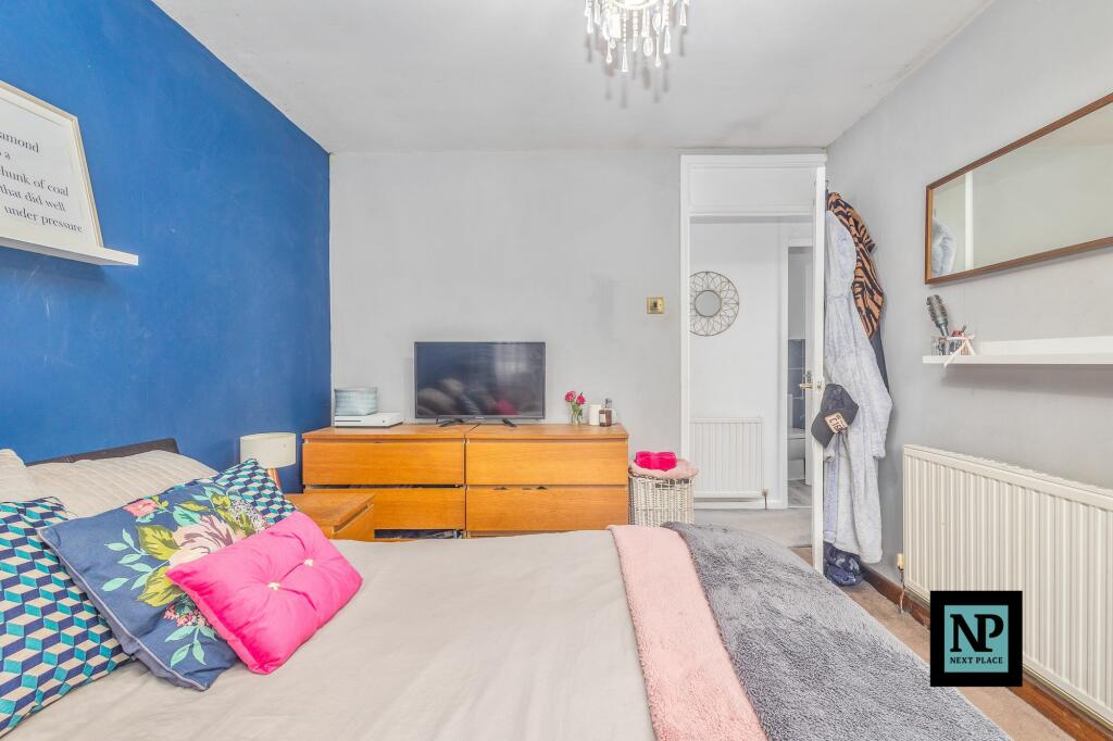 Additional image 10 of Whiting, Tamworth, B77