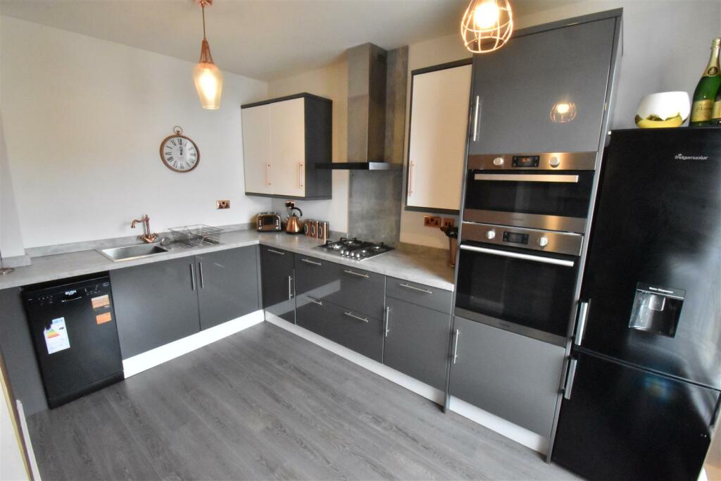 Additional image 3 of High Street, Henley-In-Arden