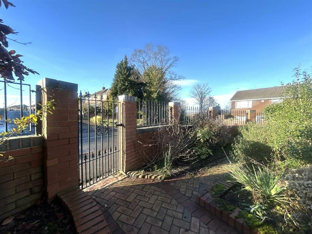 Additional image 25 of Fairmile Road, Halesowen