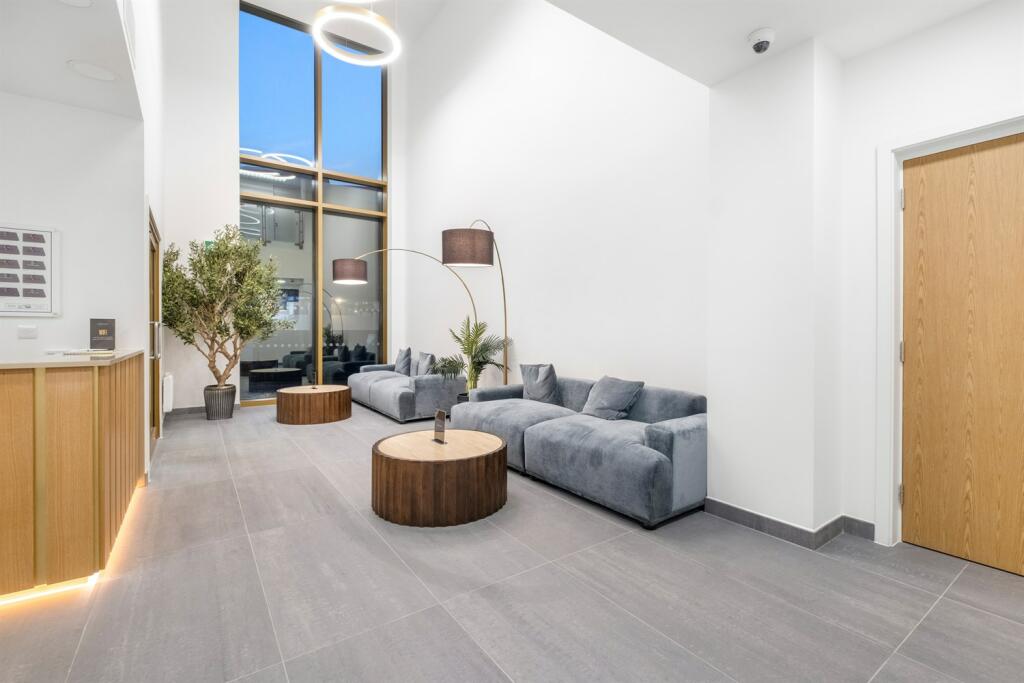 Additional image 17 of South Central, B5