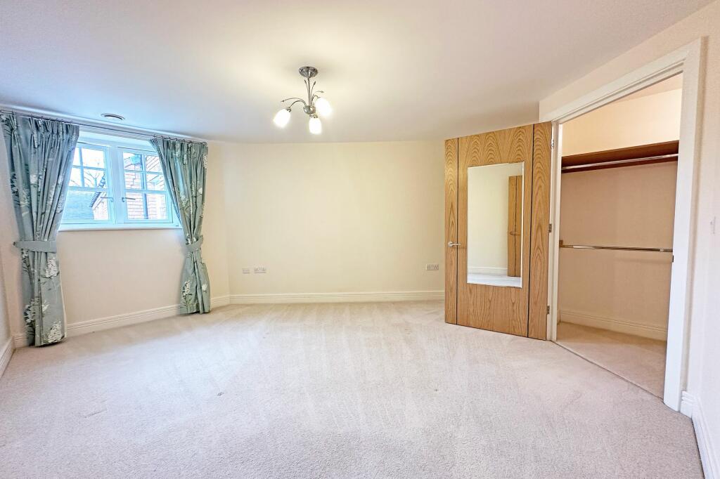 Additional image 6 of High Street, Knowle, B93