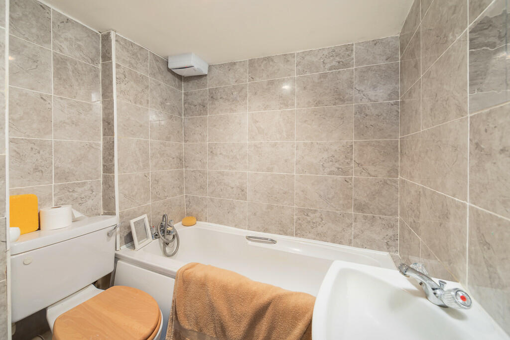 Additional image 9 of Beaufort East, Bath