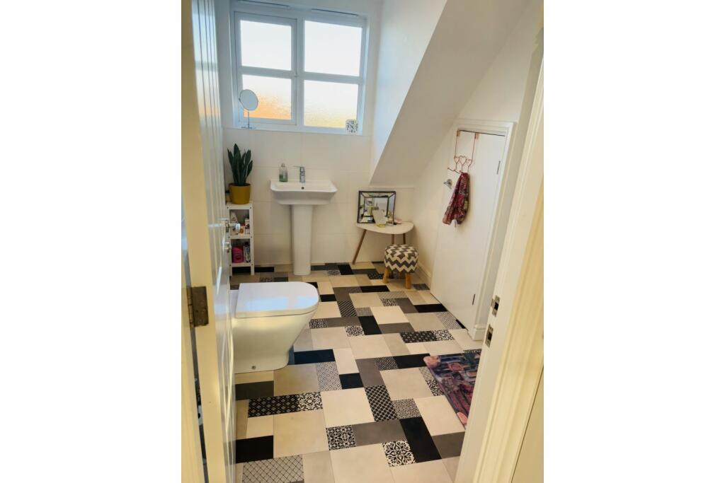 Additional image 19 of Silverlight Grove, Oldbury, B69