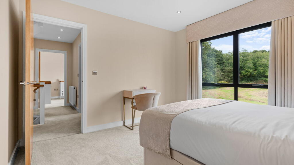 Additional image 23 of Heathfield House, 3 Oaks View Rise