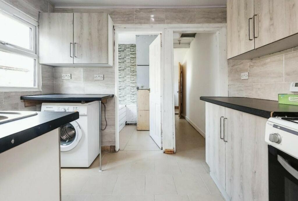 Additional image 8 of Powke Lane, ROWLEY REGIS