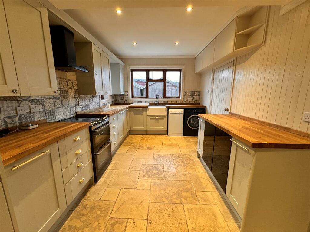 Additional image 2 of Cliff Hall Lane, Cliff