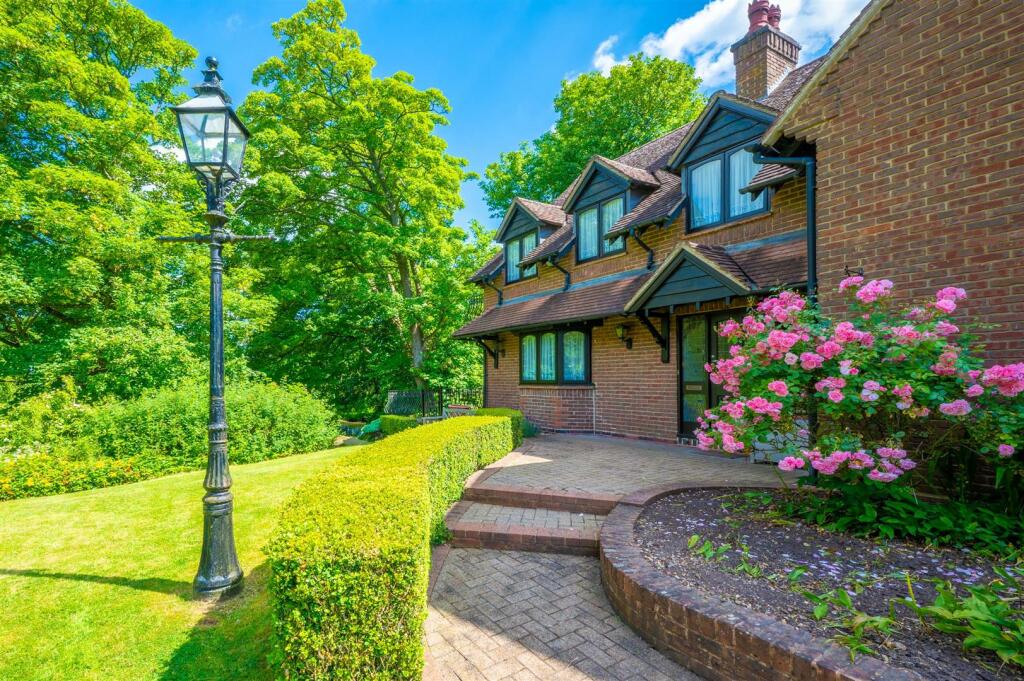 Additional image 5 of Stratford Road, Wootton Wawen