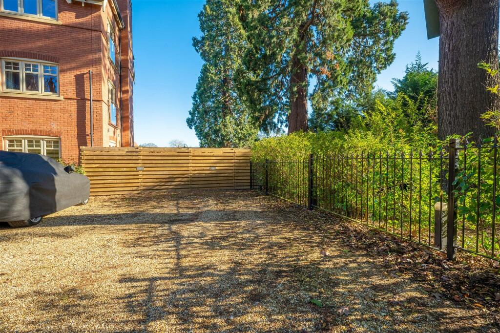 Additional image 2 of Stratford Road, Henley-in-arden, B95 6AE