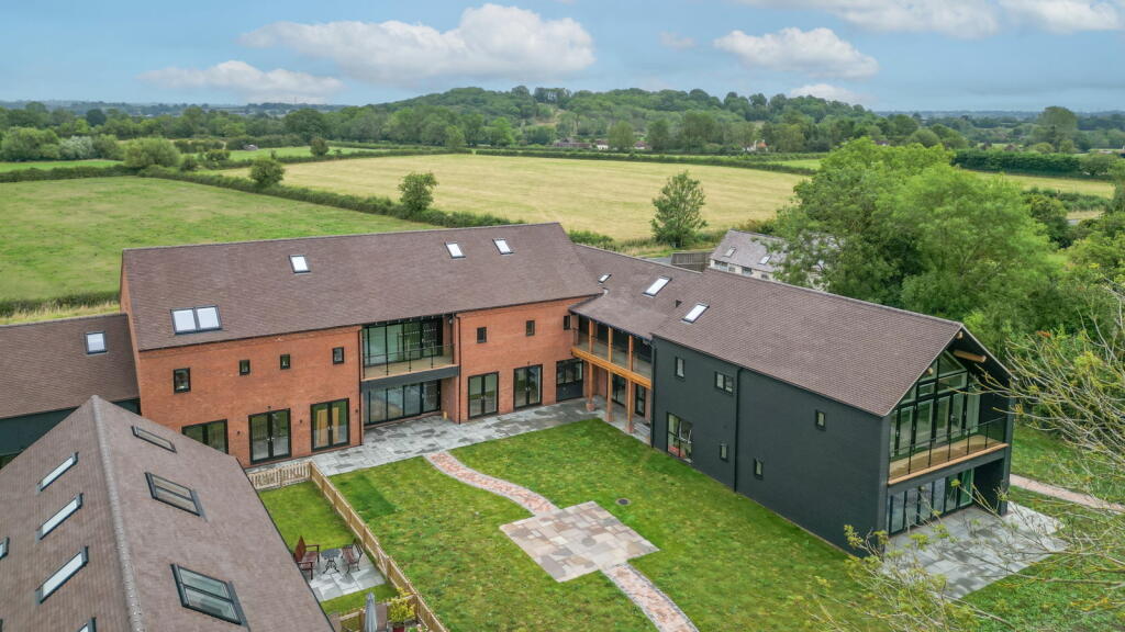 Additional image 16 of 3 Lion & Lamb Barns, Droitwich Road, Bradley Green B96 6RP
