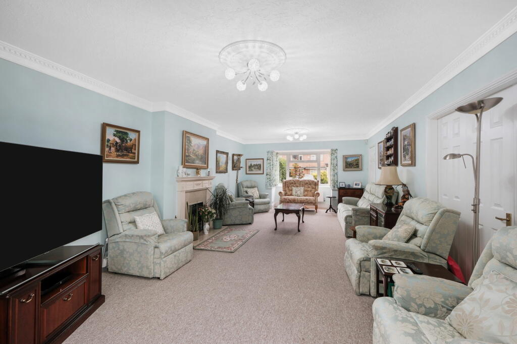 Additional image 5 of Holt Gardens, Studley, B80 7NU