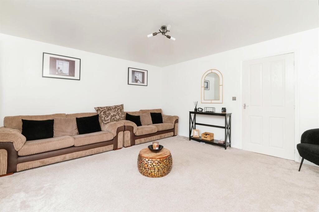 Additional image 16 of Pel Crescent, Oldbury