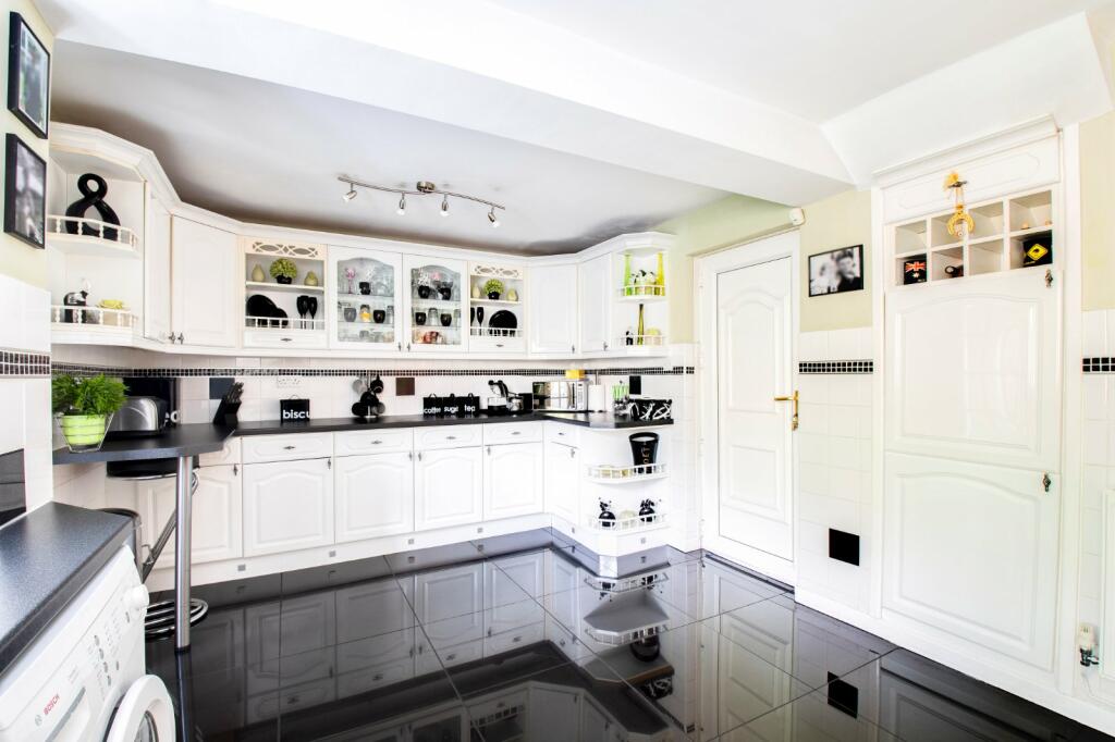 Additional image 22 of Westdean Close, Halesowen, West Midlands, B62