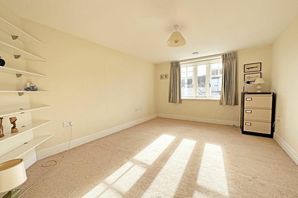 Additional image 6 of High Street, Knowle, B93