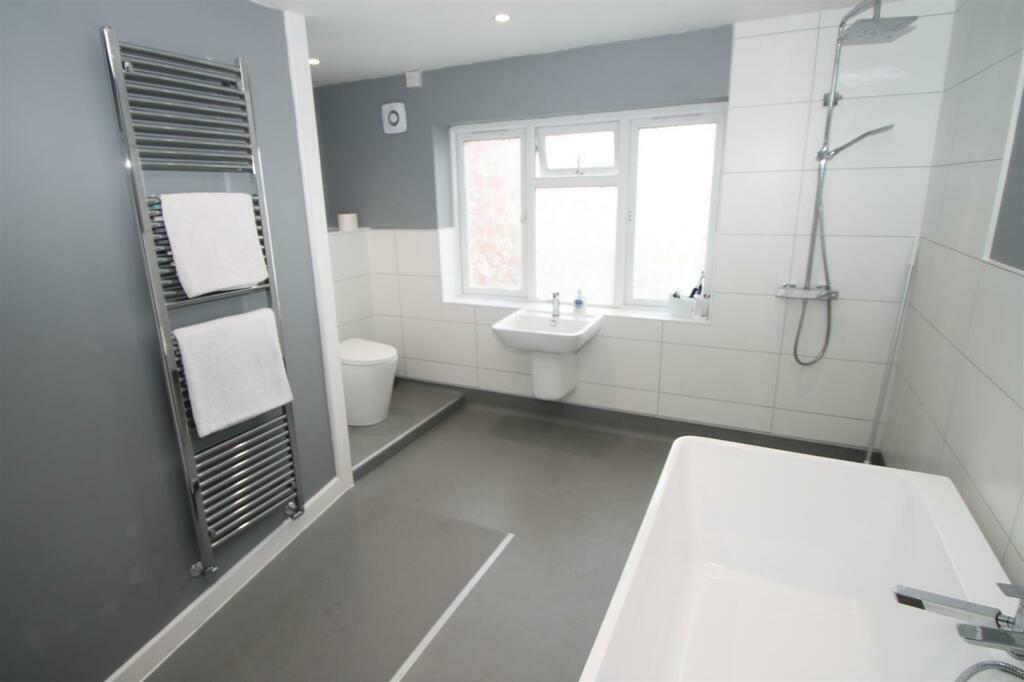 Additional image 18 of Manor Lane, Halesowen, B62