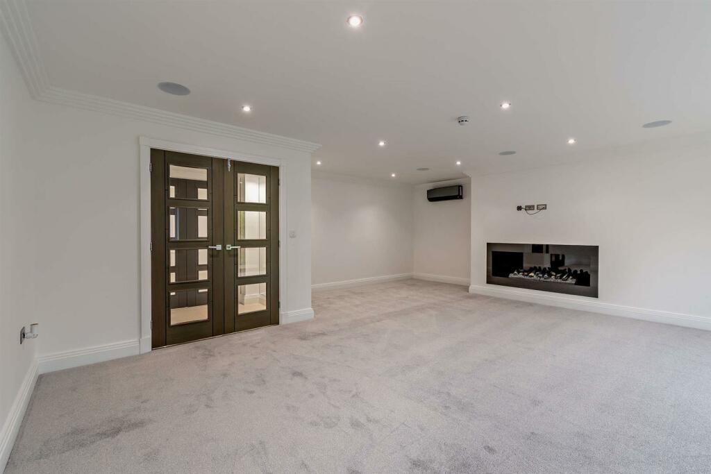 Additional image 16 of De Montfort House, Haven Pastures, Henley-in-Arden