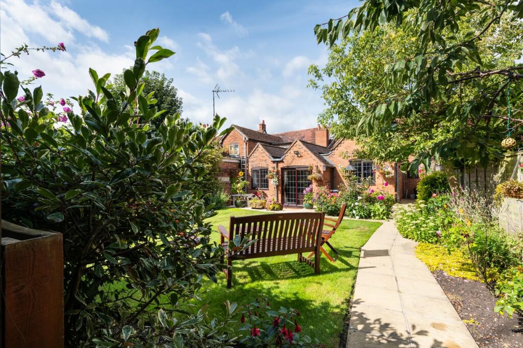 Additional image 34 of High Street, Henley-in-Arden, Warwickshire, B95
