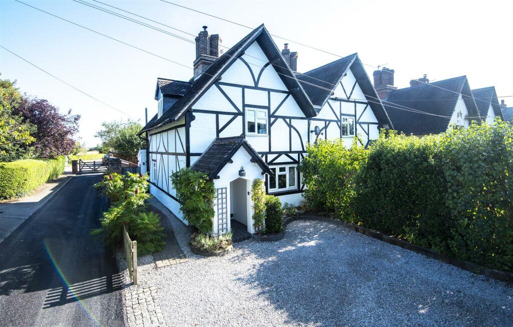 The Square, Elford, Tamworth