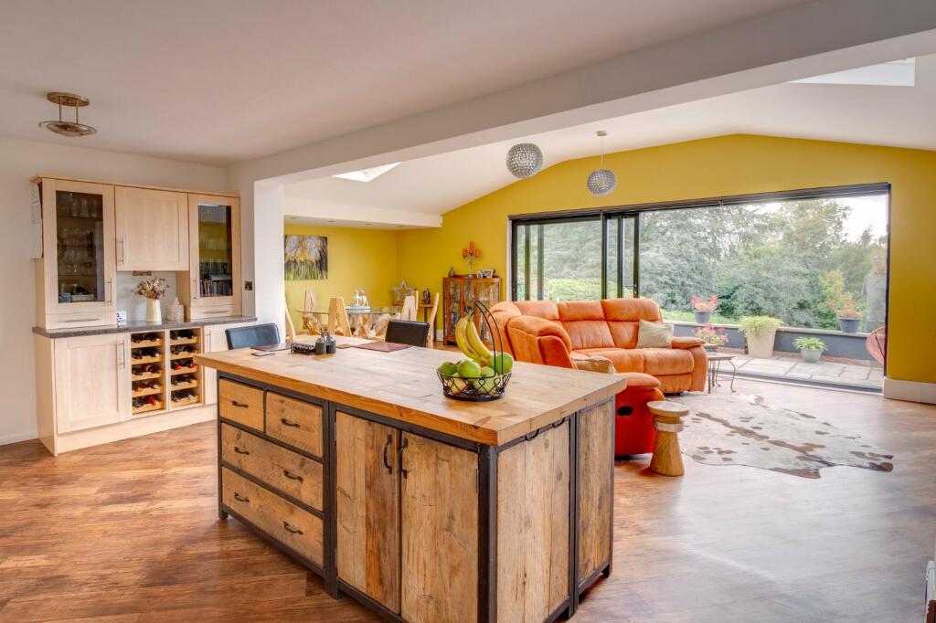 Additional image 34 of Fox Lane, Bromsgrove, Worcestershire, B61