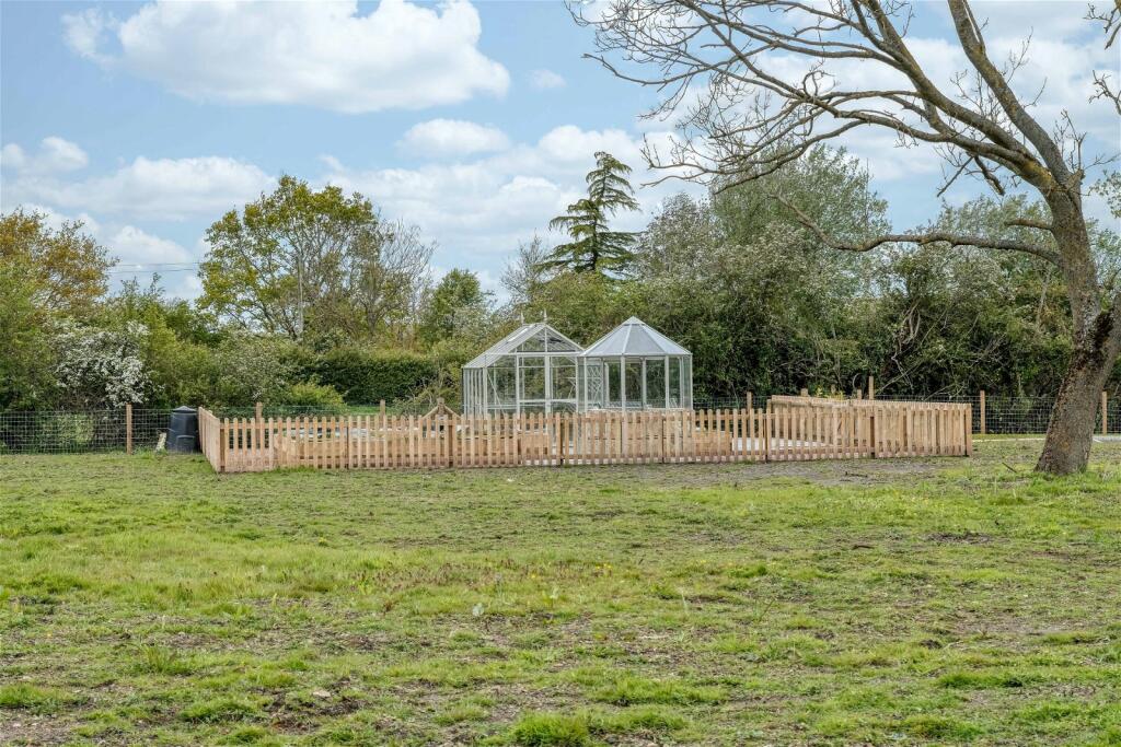 Additional image 13 of 4 Lion & Lamb Barns, Droitwich Road, Bradley Green B96 6RP
