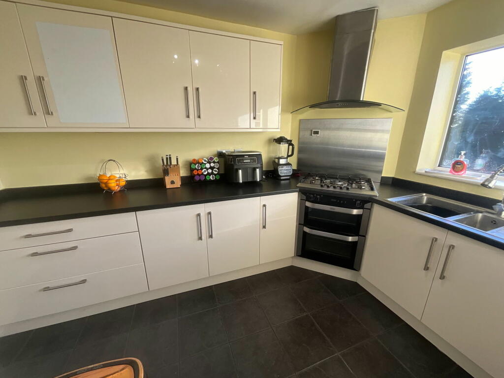 Additional image 6 of ROWLEY REGIS, Wendover Road