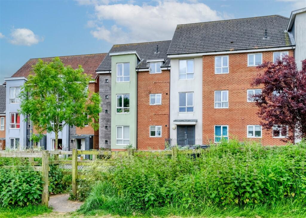 Thorn Court, Arlingham Avenue, Bromsgrove, B61 8AX