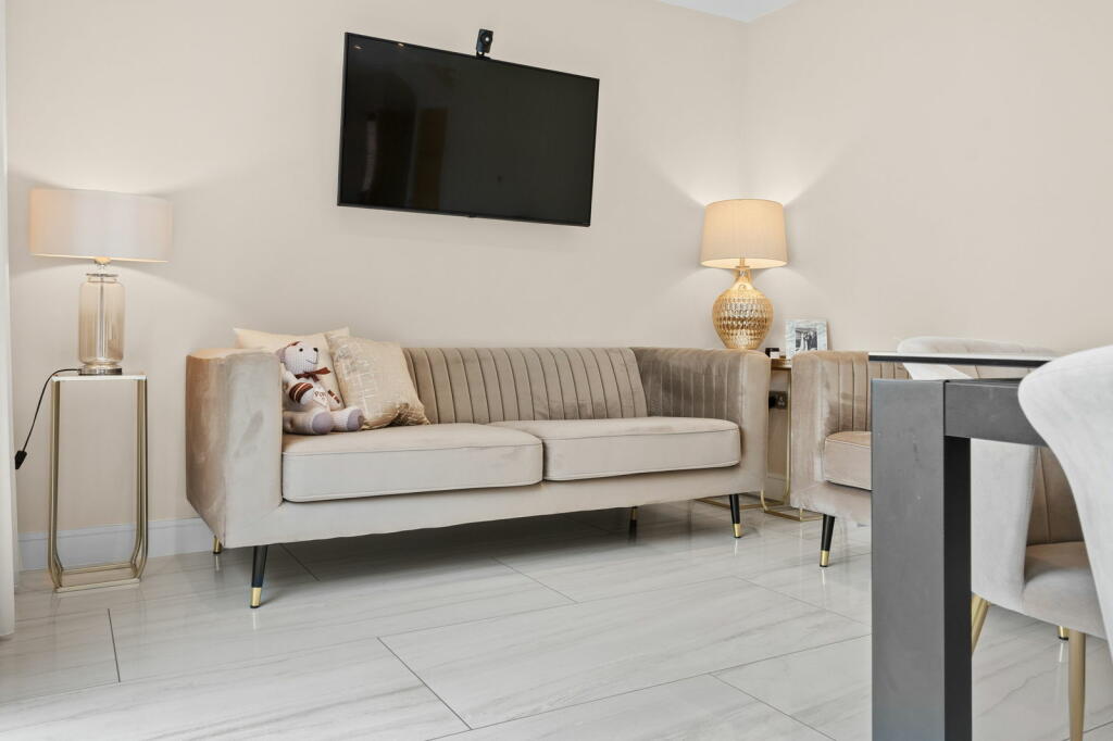 Additional image 12 of Heathfield House, 3 Oaks View Rise