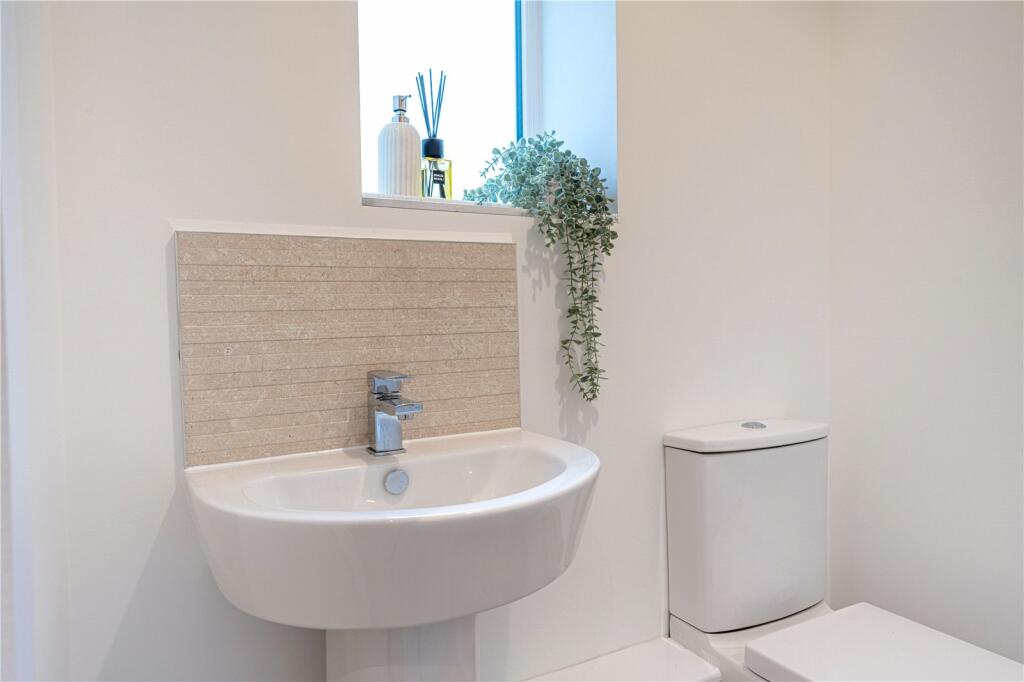 Additional image 24 of Egan Close, Dordon, Tamworth, B78