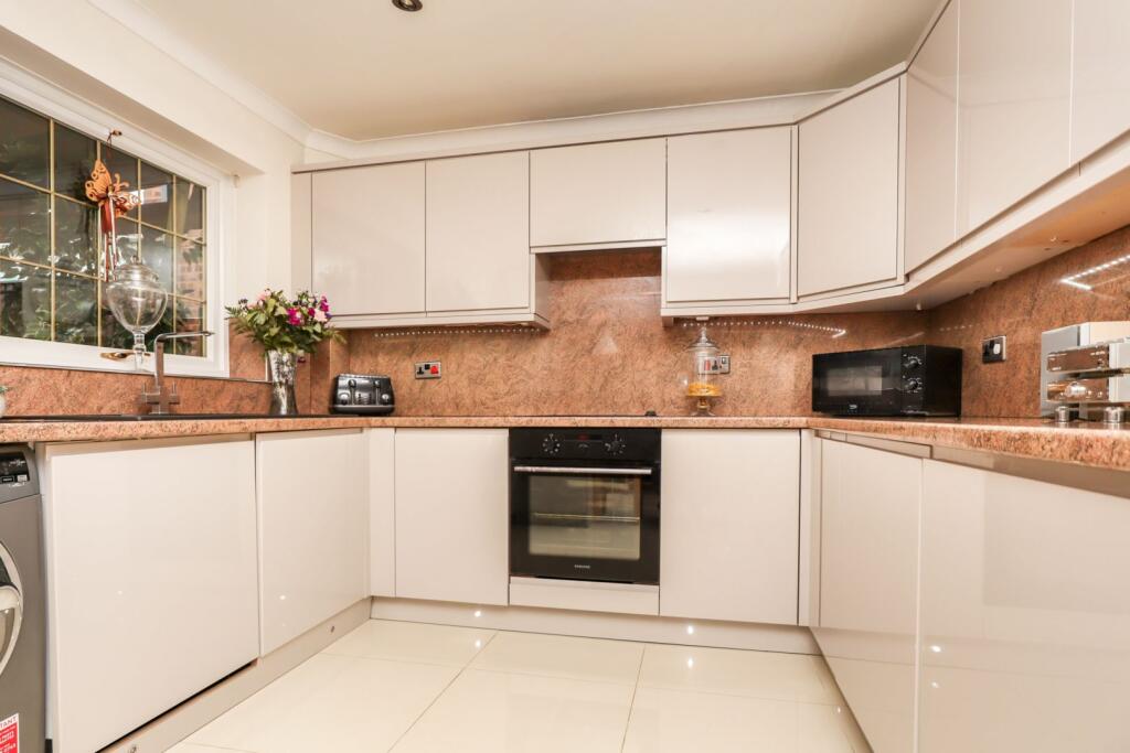 Additional image 5 of Cleeve, Tamworth, B77