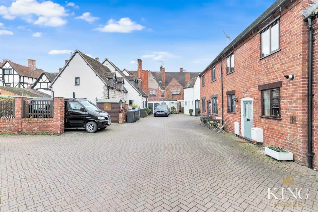 Additional image 13 of Swan Cottages, Swan Court, Alcester